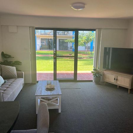 Nautilus Hamptons Style Luxury Beach Apartment เมริมบูลา ภายนอก รูปภาพ
